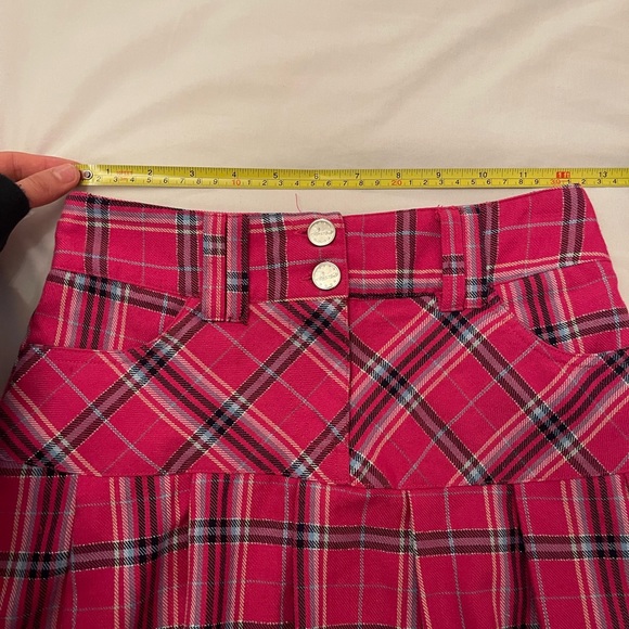 Girly mini skirt - Picture 2 of 3